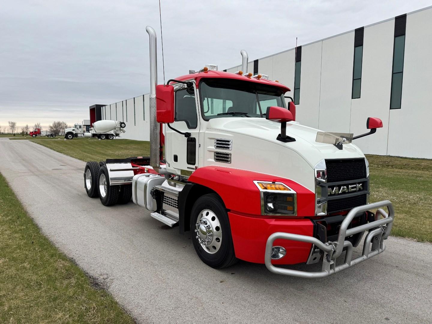 2023 Mack Anthem in Ankeny, IA — photo 8